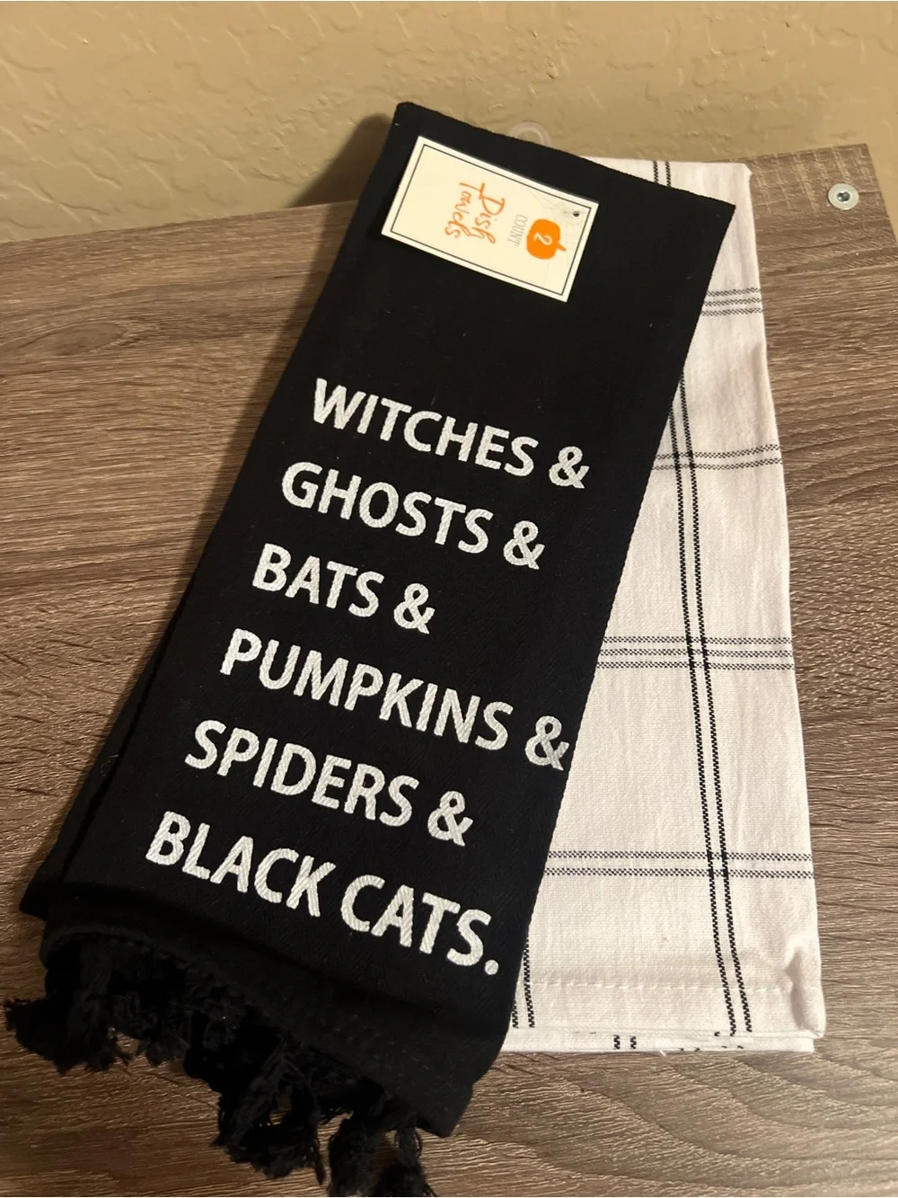 Target Bullseye Dish Towels Set of 2 Witches Ghosts Bats Pumpkins Cat Halloween